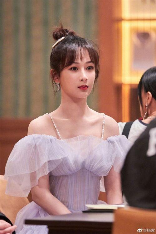 最新娱乐吃瓜杨紫,娱乐圈再掀波澜！