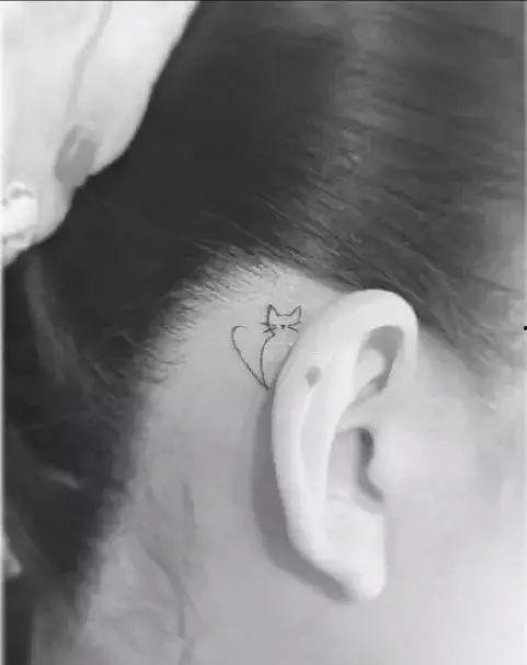 耳后纹身图片